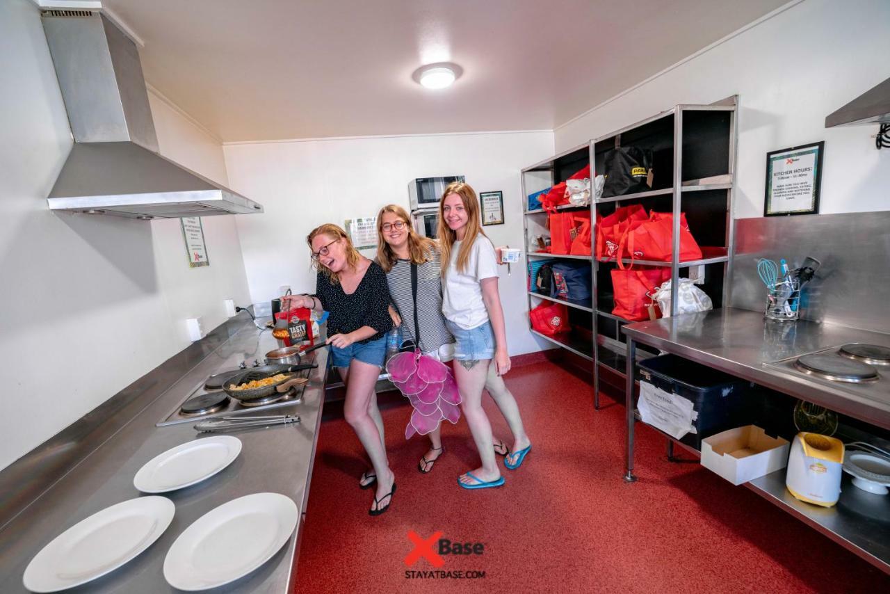 Base Wellington Hostel Ngoại thất bức ảnh